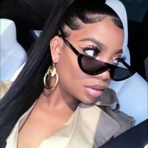 *SOLD* Dearra shades, black cresent, half lens